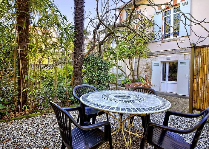 T2 En Rez-de-jardin A 800m Du Centre-ville D'arcachon, Terrasse Et Parking Inclus - Fr-1-433-112